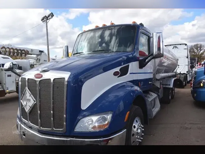 2017 PETERBILT 579