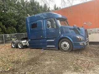 2018 VOLVO VNL64T730
