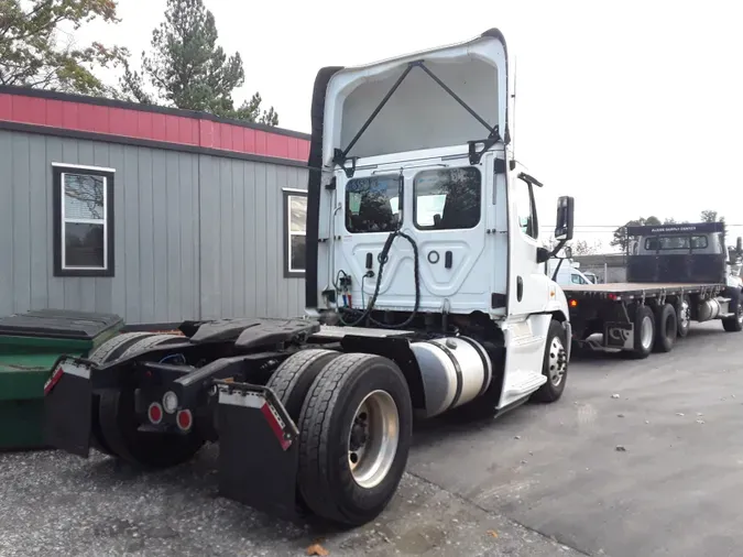 2018 FREIGHTLINER/MERCEDES CASCADIA 113