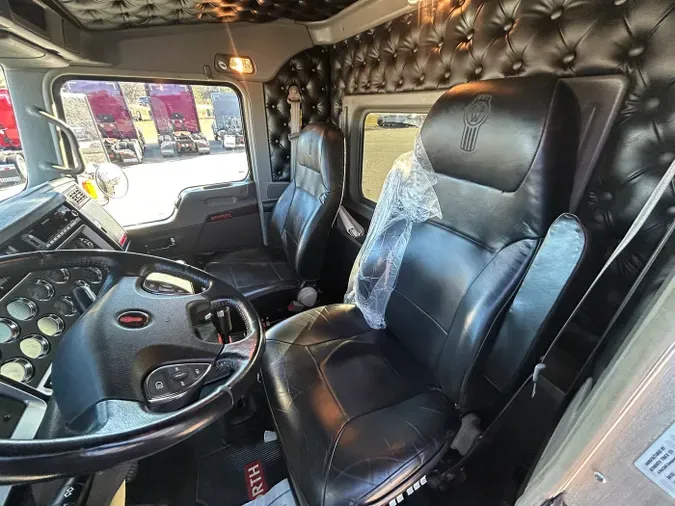 2025 Kenworth W900L96057720ff6ff1740df143d300bbe113