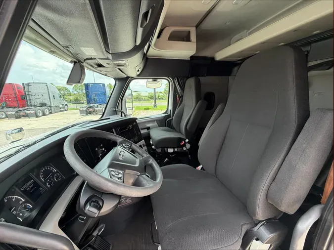 2020 Freightliner Cascadia 126