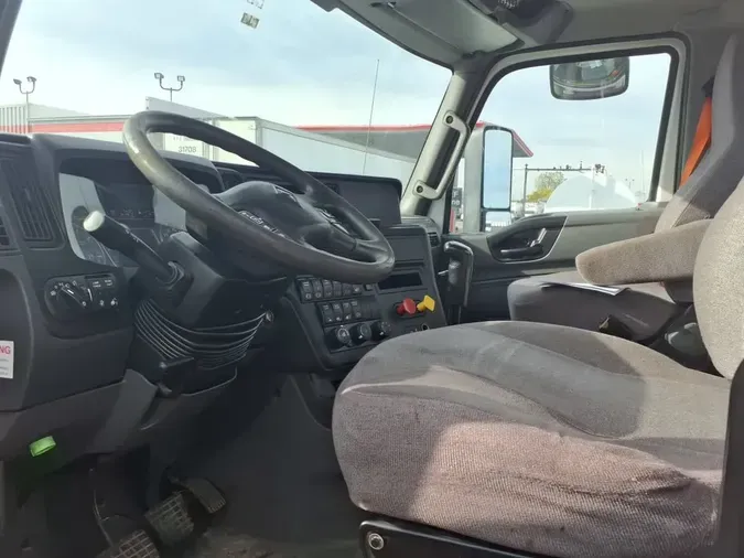 2019 NAVISTAR INTERNATIONAL LT625 DAYCAB T/A