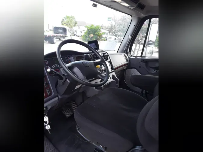 2022 FREIGHTLINER M2 106