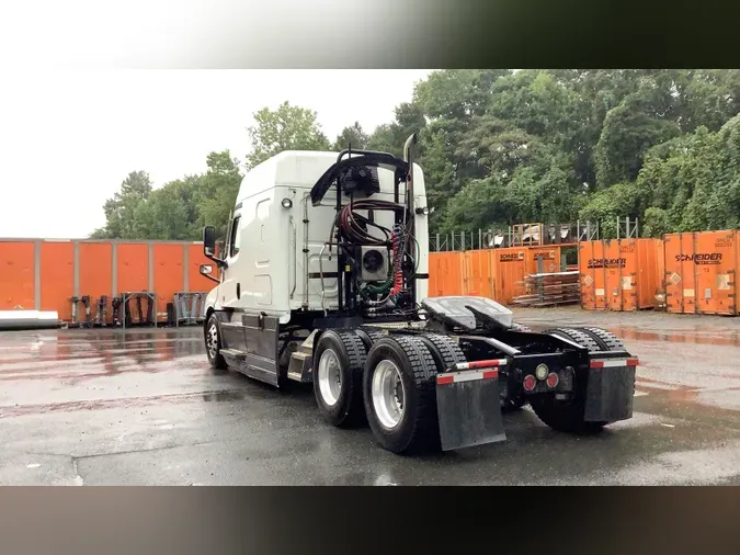 2021 Freightliner Cascadia 126960bb013eda6c13324e11a02e9a2a59d