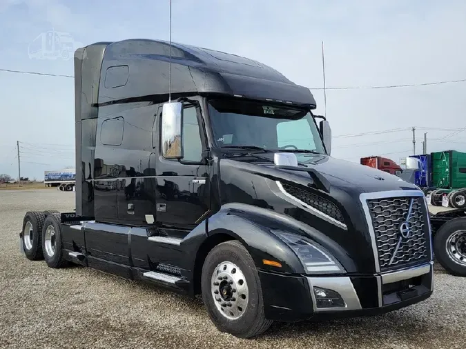 2019 VOLVO VNL64T760