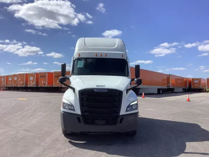 2022 Freightliner Cascadia 126
