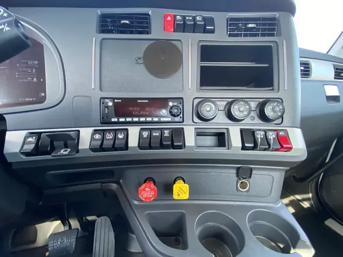 2022 Kenworth T680