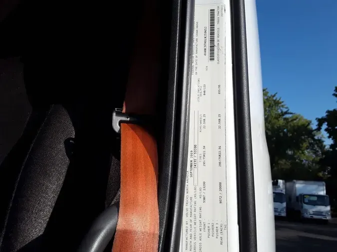 2020 VOLVO VNL64T-760