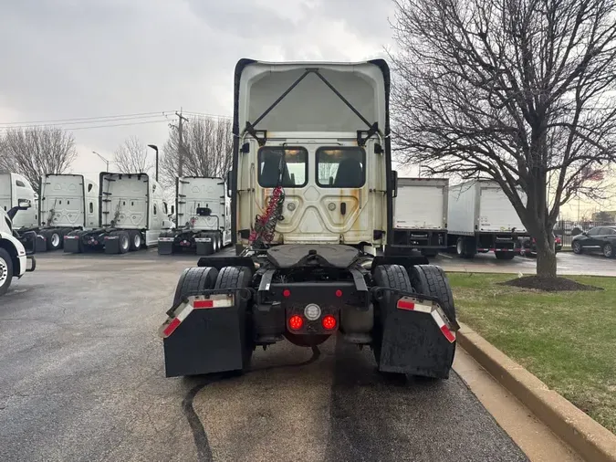 2018 FREIGHTLINER/MERCEDES CASCADIA 113