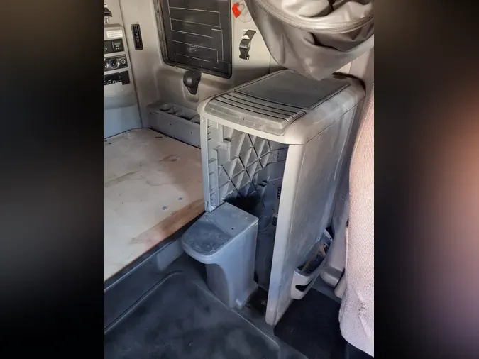 2019 NAVISTAR INTERNATIONAL LT625 SLPR CAB