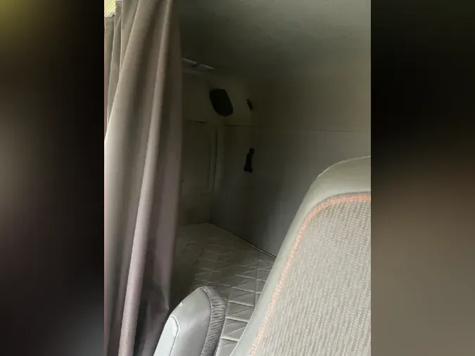 2019 VOLVO VNR64T4009613657b18e974644a3884f7ed801e36