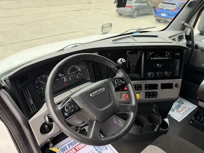 2022 FREIGHTLINER Cascadia 126