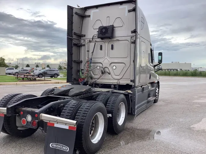 2021 Freightliner Cascadia 126