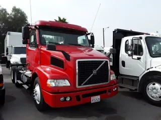2016 Volvo VNM64T