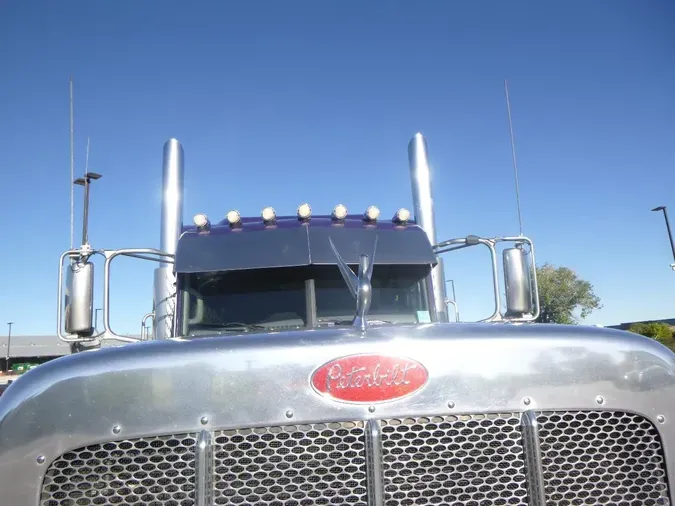 2021 Peterbilt 389