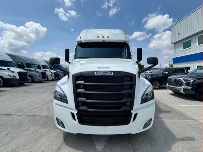 2023 Freightliner PT126SLP