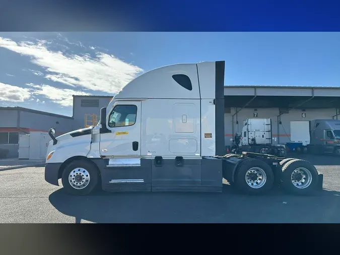 2022 Freightliner Cascadia