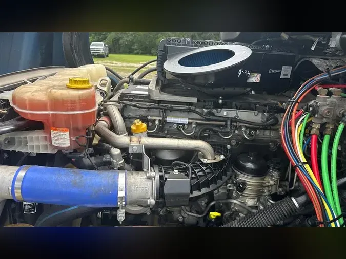 2019 FREIGHTLINER CA126