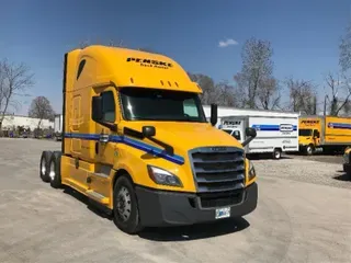 2019 FREIGHTLINER T12664ST