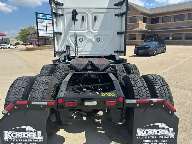 2022 FREIGHTLINER Cascadia 126