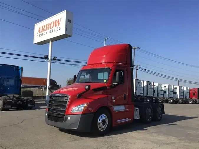 2021 FREIGHTLINER CA126