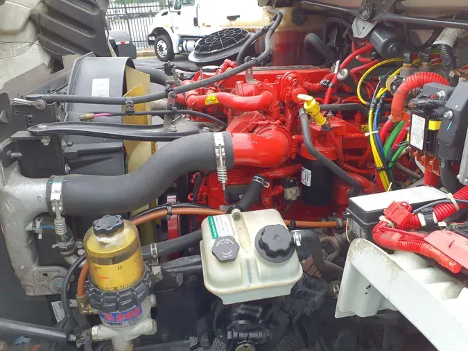 2019 FREIGHTLINER M2 106