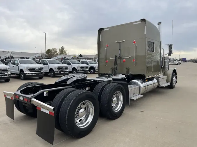 2024 Peterbilt 389