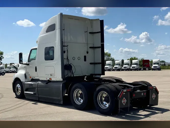 2022 INT LT625 6x4