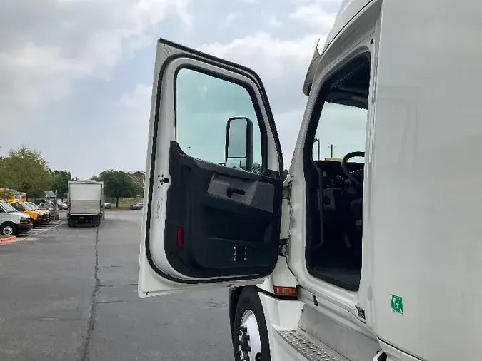 2020 Freightliner T12664ST