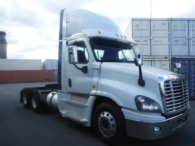 2018 FREIGHTLINER/MERCEDES CASCADIA 125