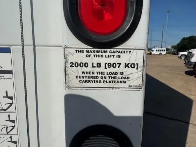 2022 Isuzu NPR-XD