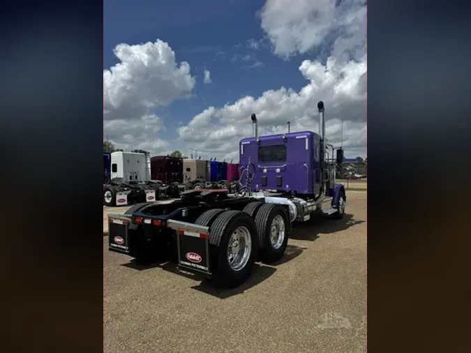 2027 PETERBILT 589