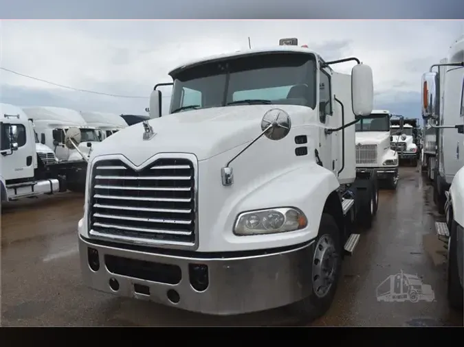 2012 MACK PINNACLE CXU613