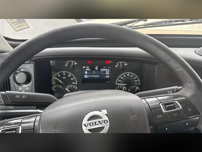 2020 VOLVO VNL300