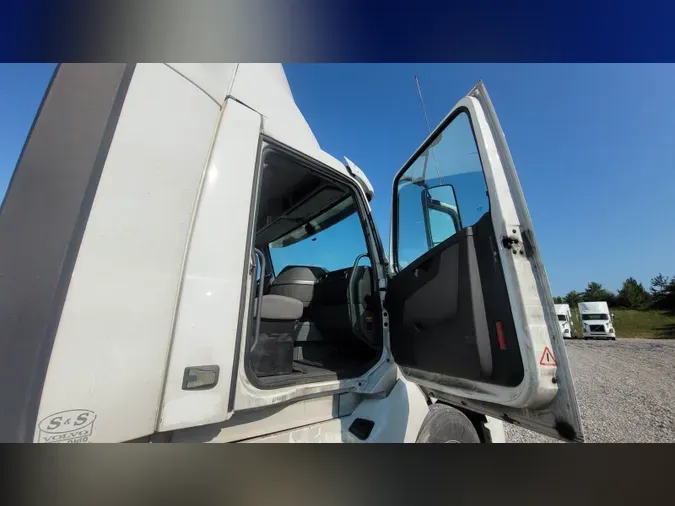 2019 Volvo VNL300