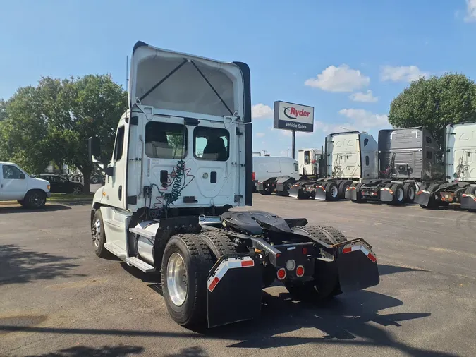 2017 FREIGHTLINER/MERCEDES CASCADIA 125