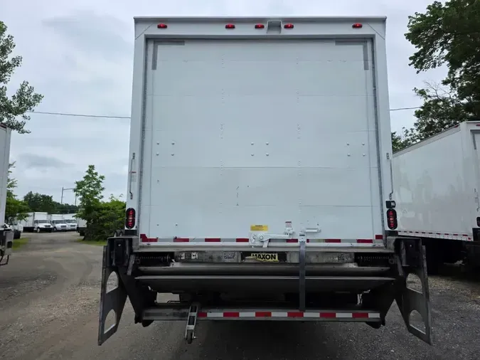 2018 FREIGHTLINER M2 106
