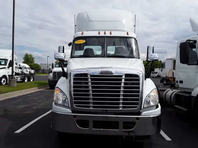 2019 FREIGHTLINER CASCADIA 125