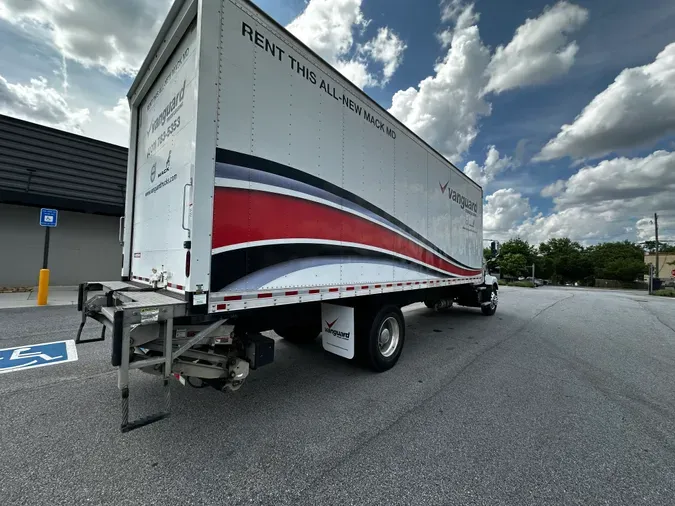 2021 Mack MD6