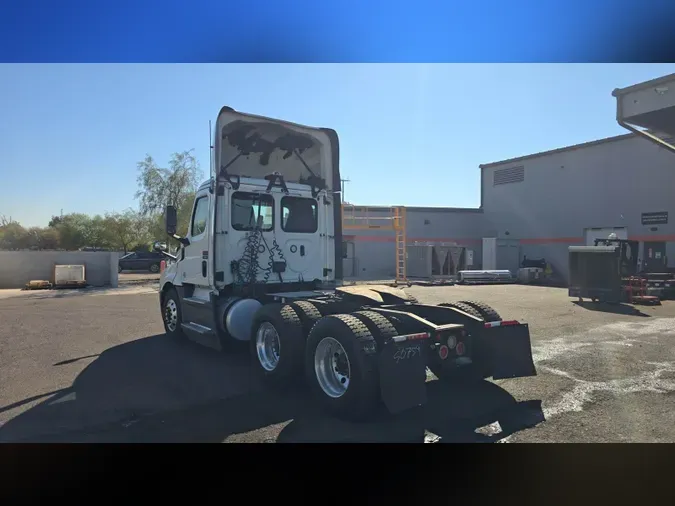 2020 Freightliner Cascadia 126