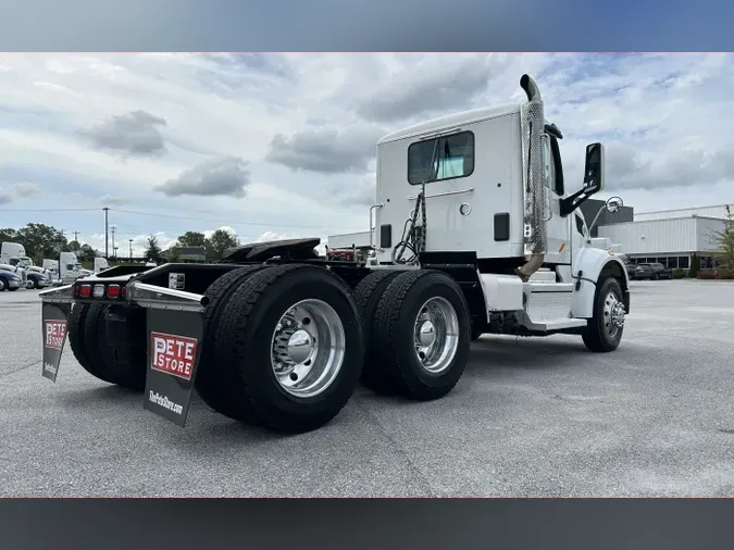 2020 Peterbilt 567