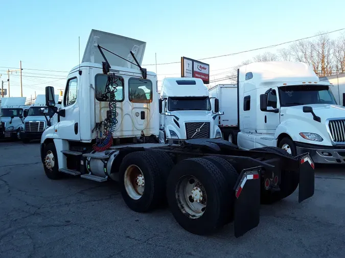 2016 FREIGHTLINER/MERCEDES CASCADIA 125