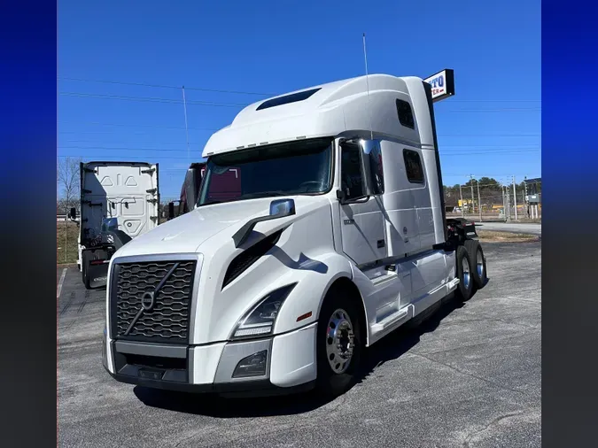 2021 VOLVO VNL64T860