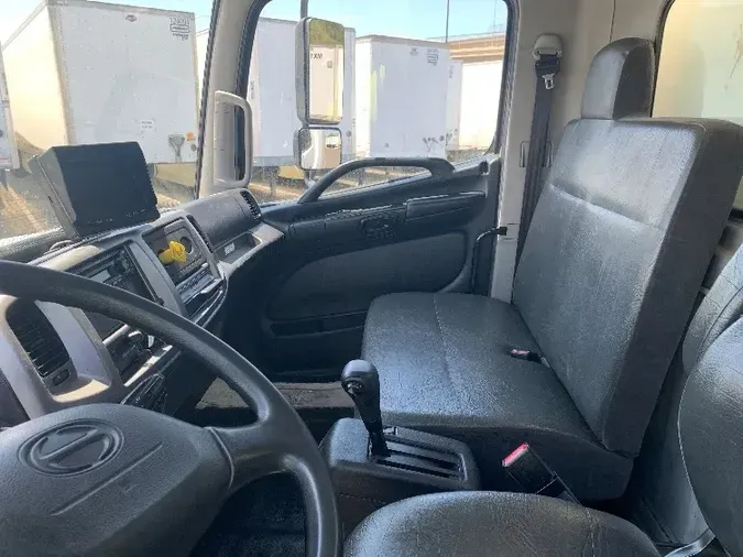 2017 HINO TRUCK 268