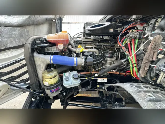 2021 Freightliner Cascadia 126