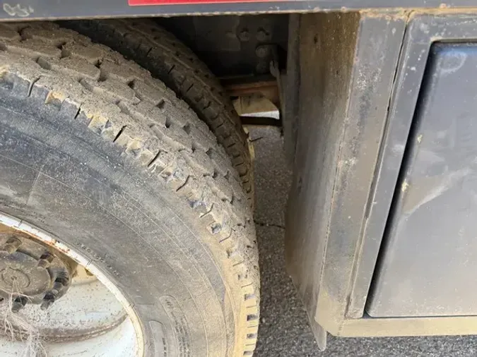 2001 FREIGHTLINER FL70