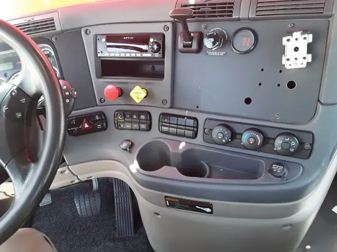 2015 FREIGHTLINER CASCADIA 113
