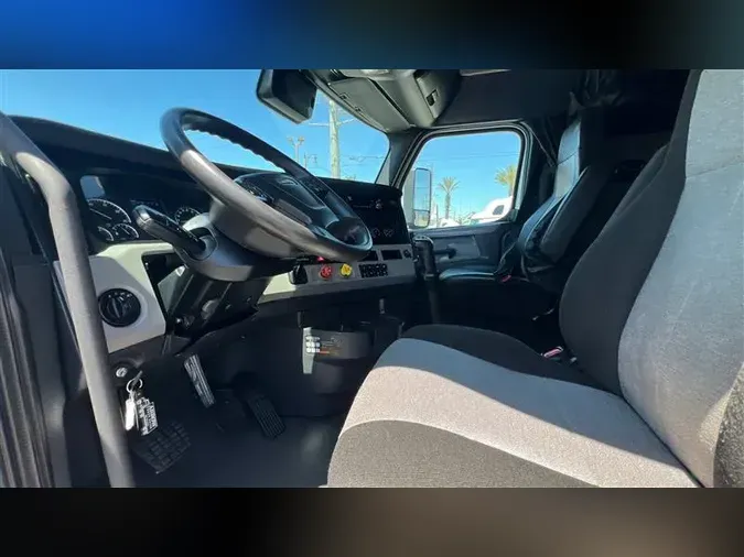 2021 FREIGHTLINER CA126