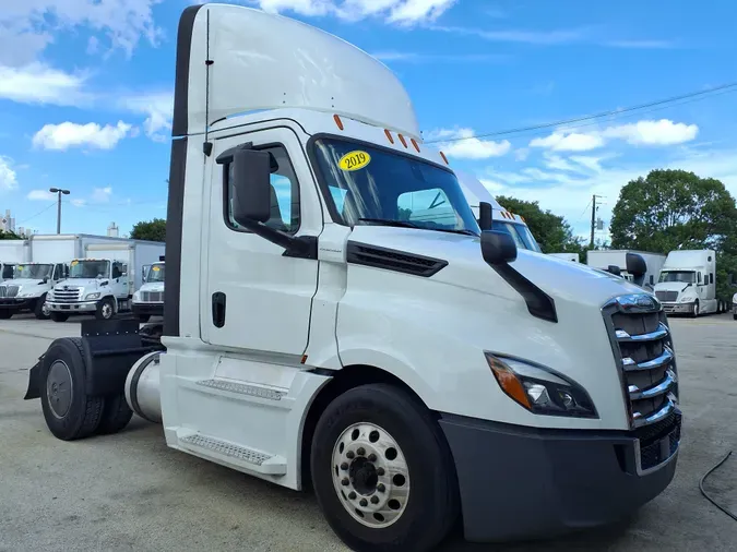 2019 FREIGHTLINER/MERCEDES NEW CASCADIA 126