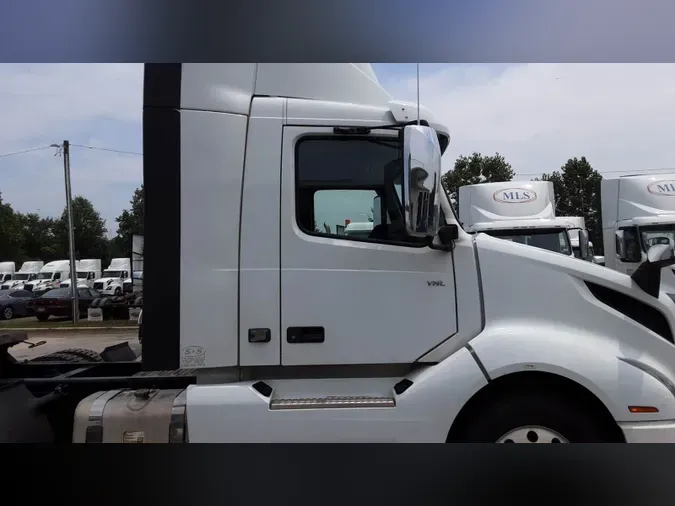 2018 Volvo VNL300